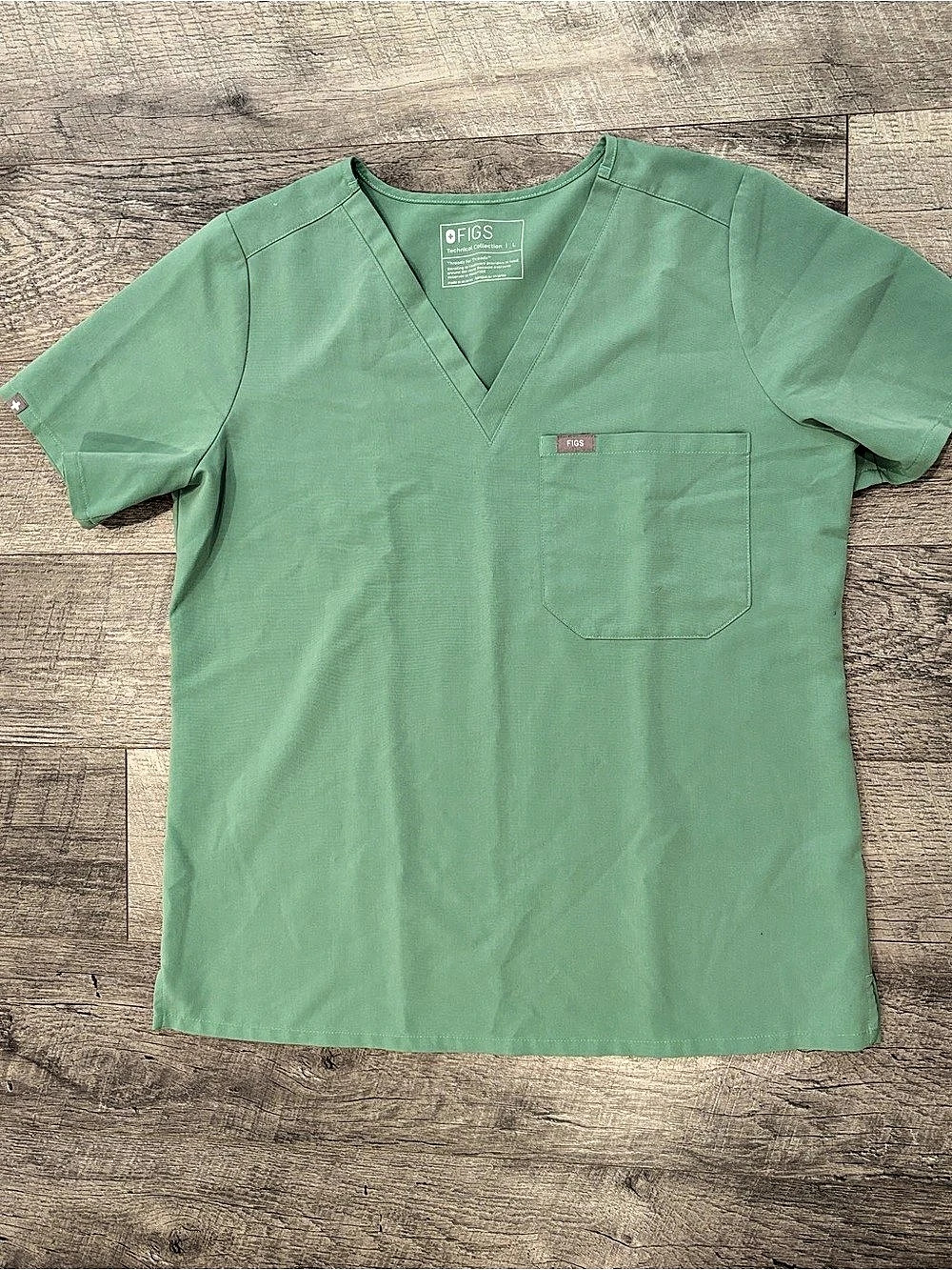 FIGS Green Solid V-Neck Scrub Top Womens Size L Technical Collection